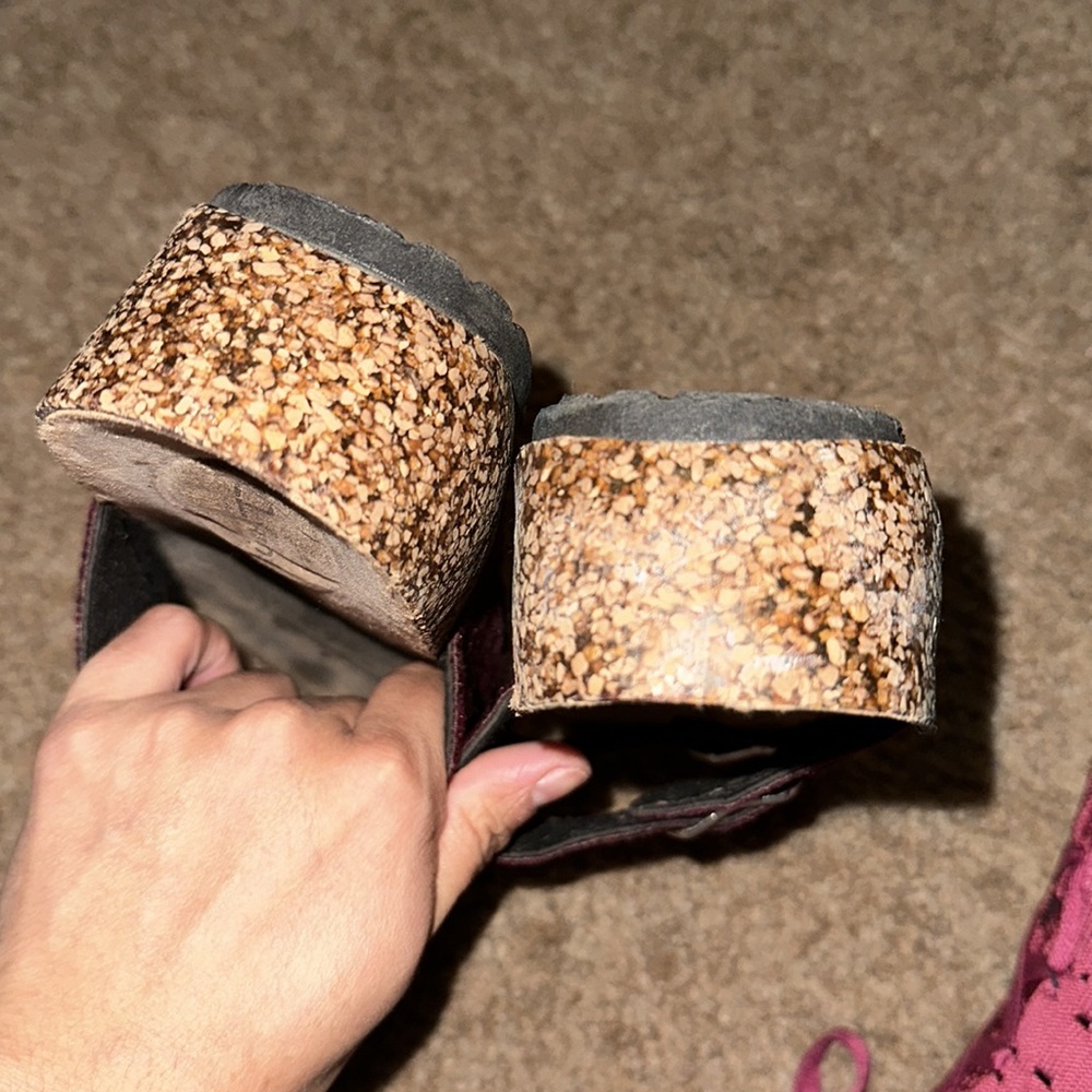 Sandals - Picture 2 of 4